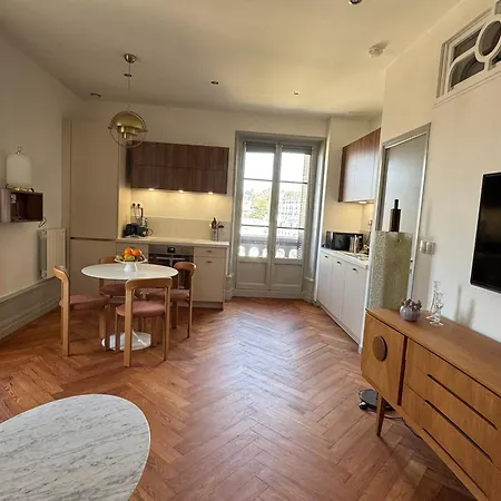 T2 Lumineux Avec Wifi, Dans Palace Historique Pour 1/2 Personnes - Fr-1-555-46