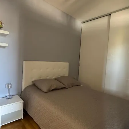 Superbe T2 Lumineux Et Confortable Avec Prestations De Qualite A ! - Fr-1-555-46 Aix-les-Bains